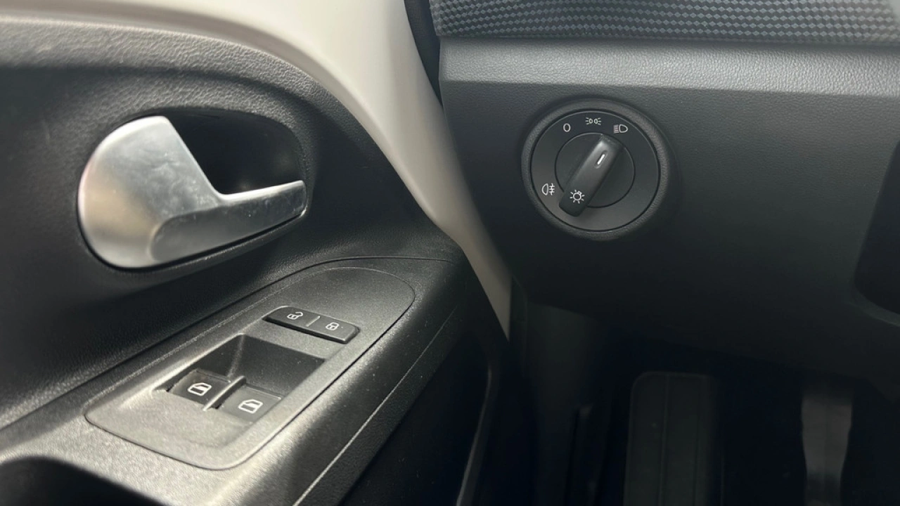 Volkswagen up! 1.0 mpi 65pk Airco Lane Assist Bluetooth