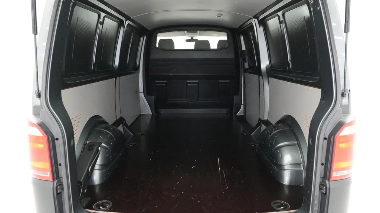 VW Bedrijfswagens Transporter 2.0 TDI 150pk L2H1 Comfortline