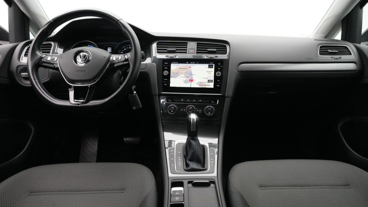 Volkswagen e-Golf 136PK E-DITION