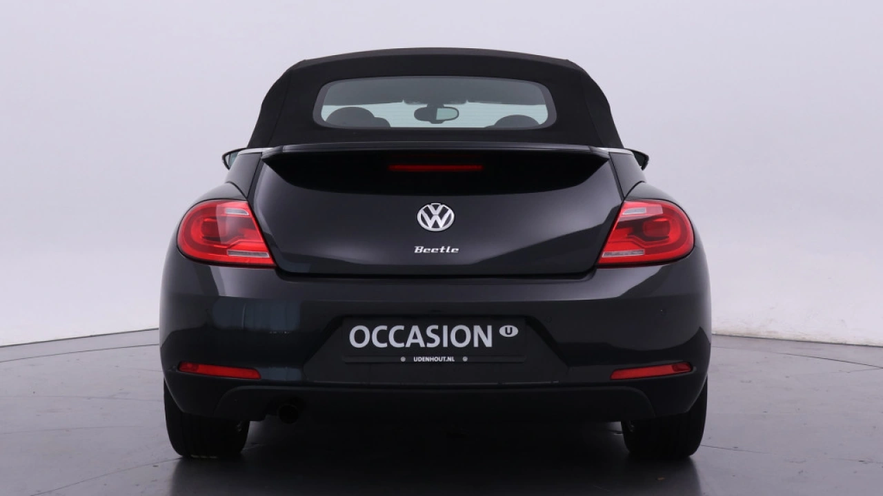 Volkswagen Beetle Cabriolet 1.2 TSI 105pk DSG Club Navigatie Leder