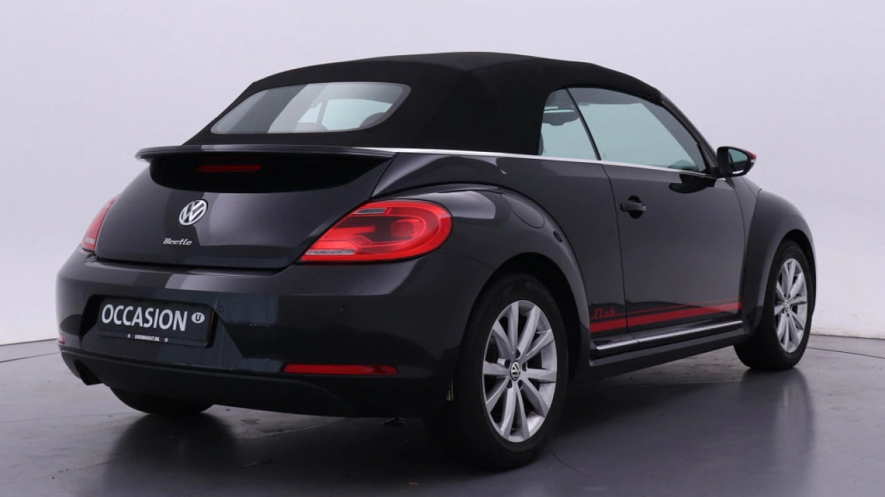 Volkswagen Beetle Cabriolet 1.2 TSI 105pk DSG Club Navigatie Leder