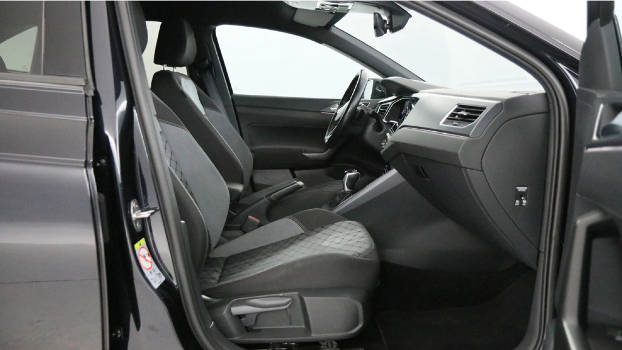 Volkswagen Taigo 1.0 TSI 110pk DSG R-Line Navigatie Camera Trekhaak