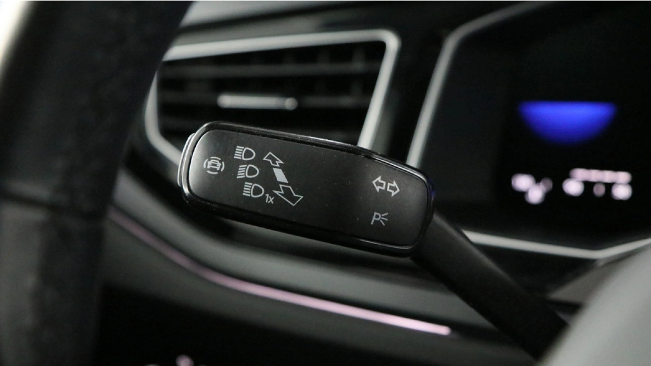 Volkswagen Taigo 1.0 TSI 110pk DSG R-Line Navigatie Camera Trekhaak