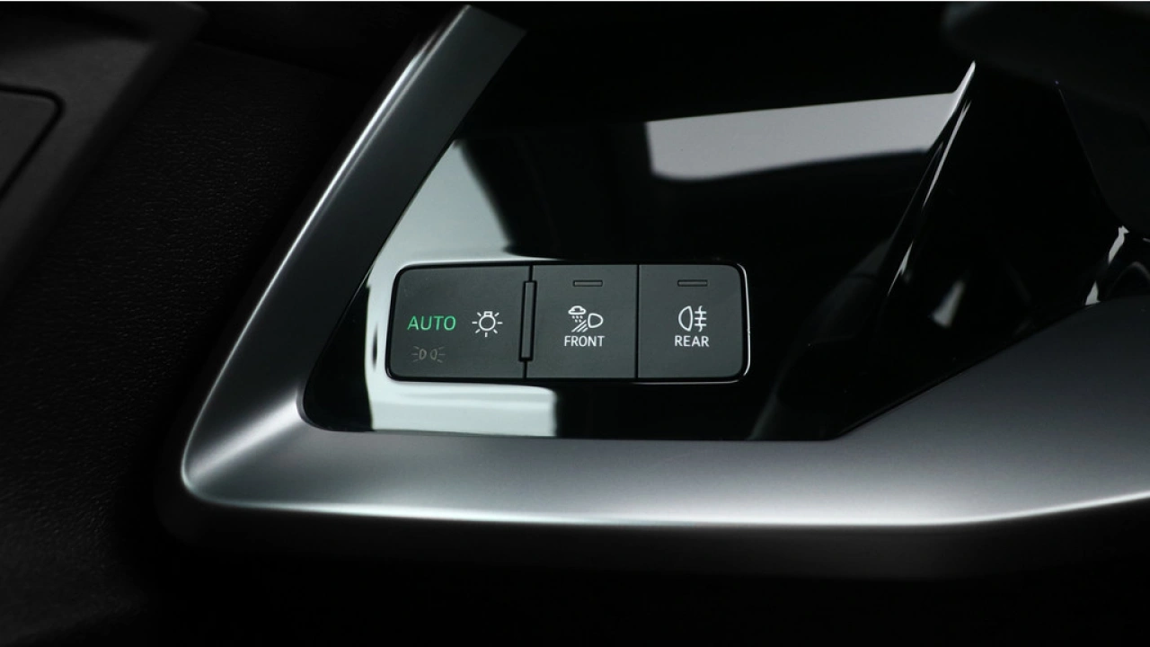 Audi A3 Limousine 30 TFSI S edition | Zwart optiek | LMV | PDC | Navigatie | Carplay |