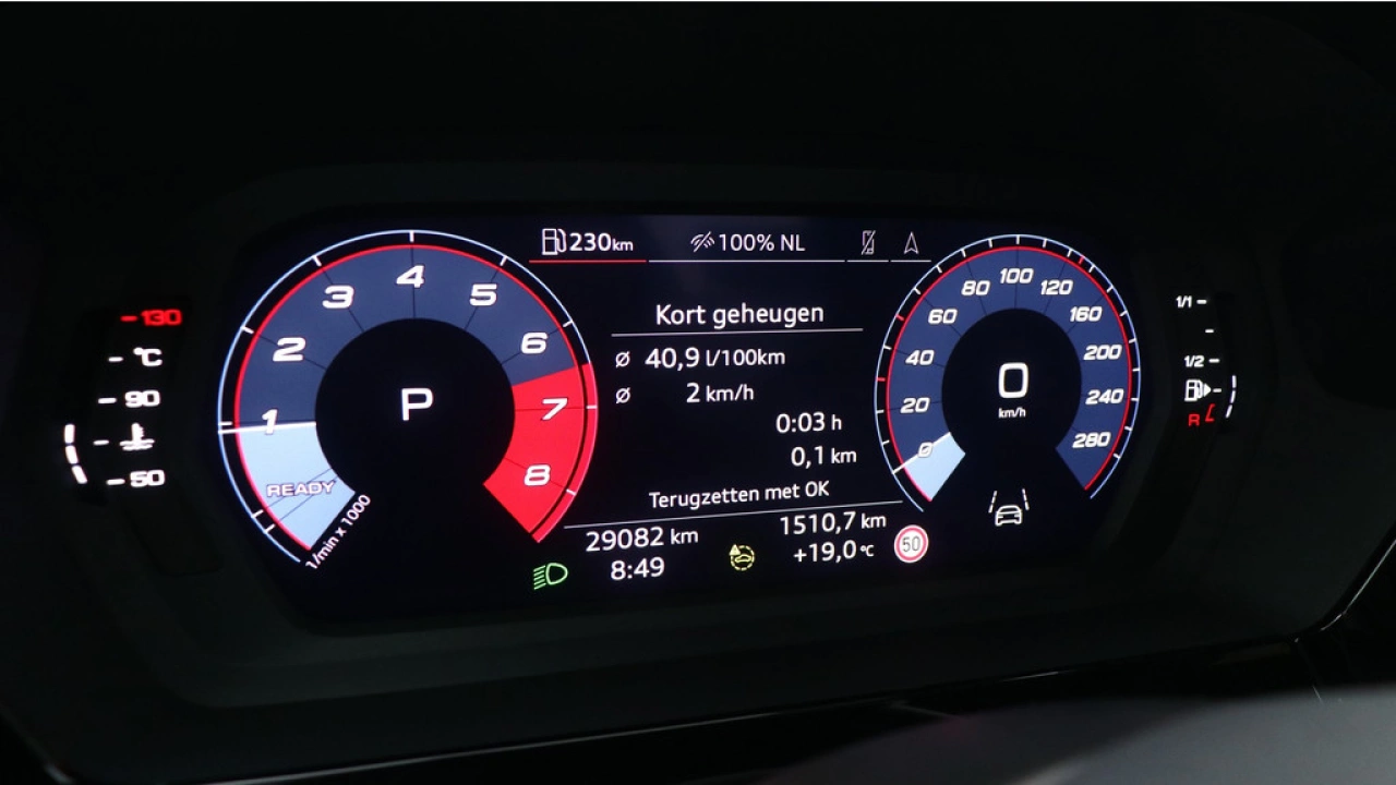 Audi A3 Limousine 30 TFSI S edition | Zwart optiek | LMV | PDC | Navigatie | Carplay |