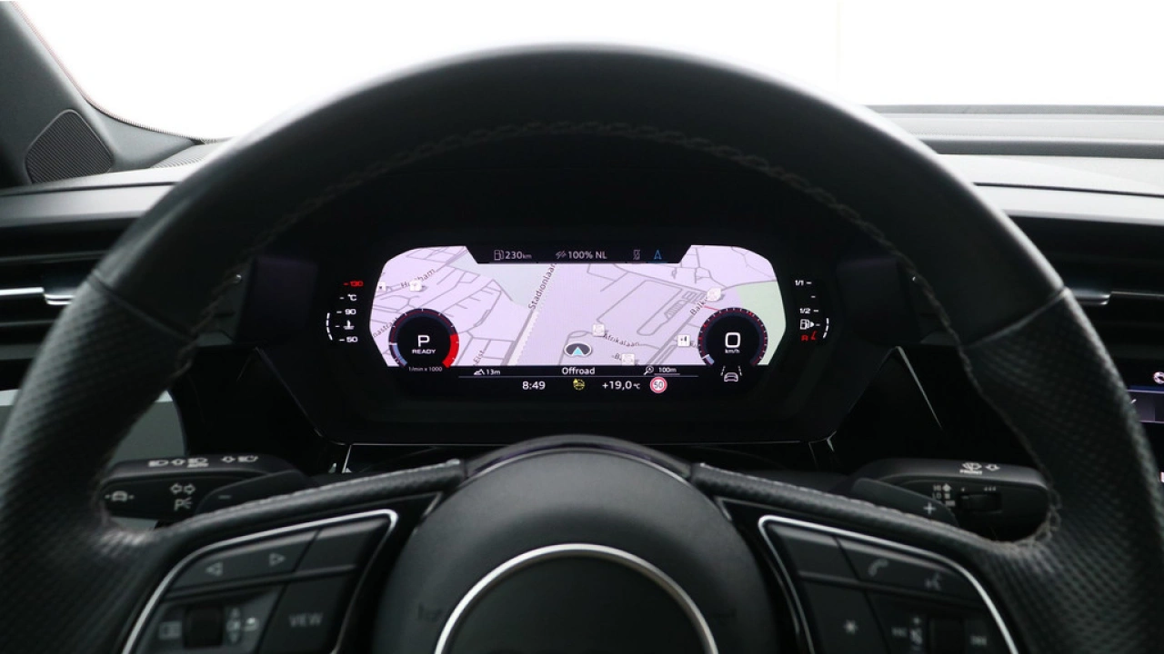 Audi A3 Limousine 30 TFSI S edition | Zwart optiek | LMV | PDC | Navigatie | Carplay |