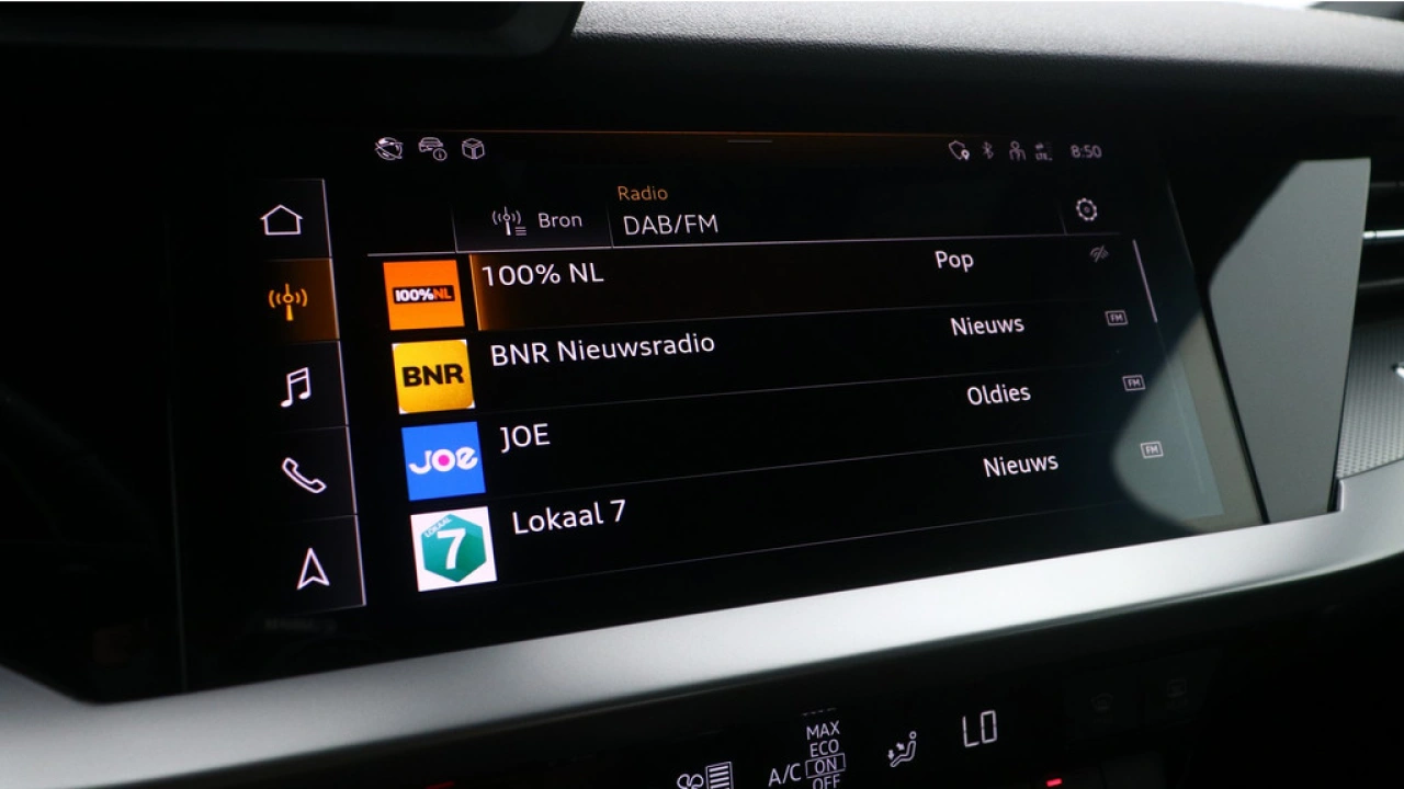 Audi A3 Limousine 30 TFSI S edition | Zwart optiek | LMV | PDC | Navigatie | Carplay |