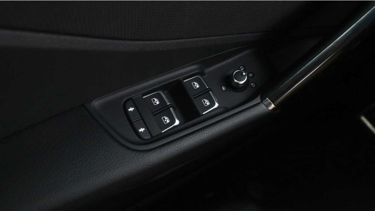 Audi Q2 35 TFSI S Edition | Stoelverwarming | adaptive cruise |