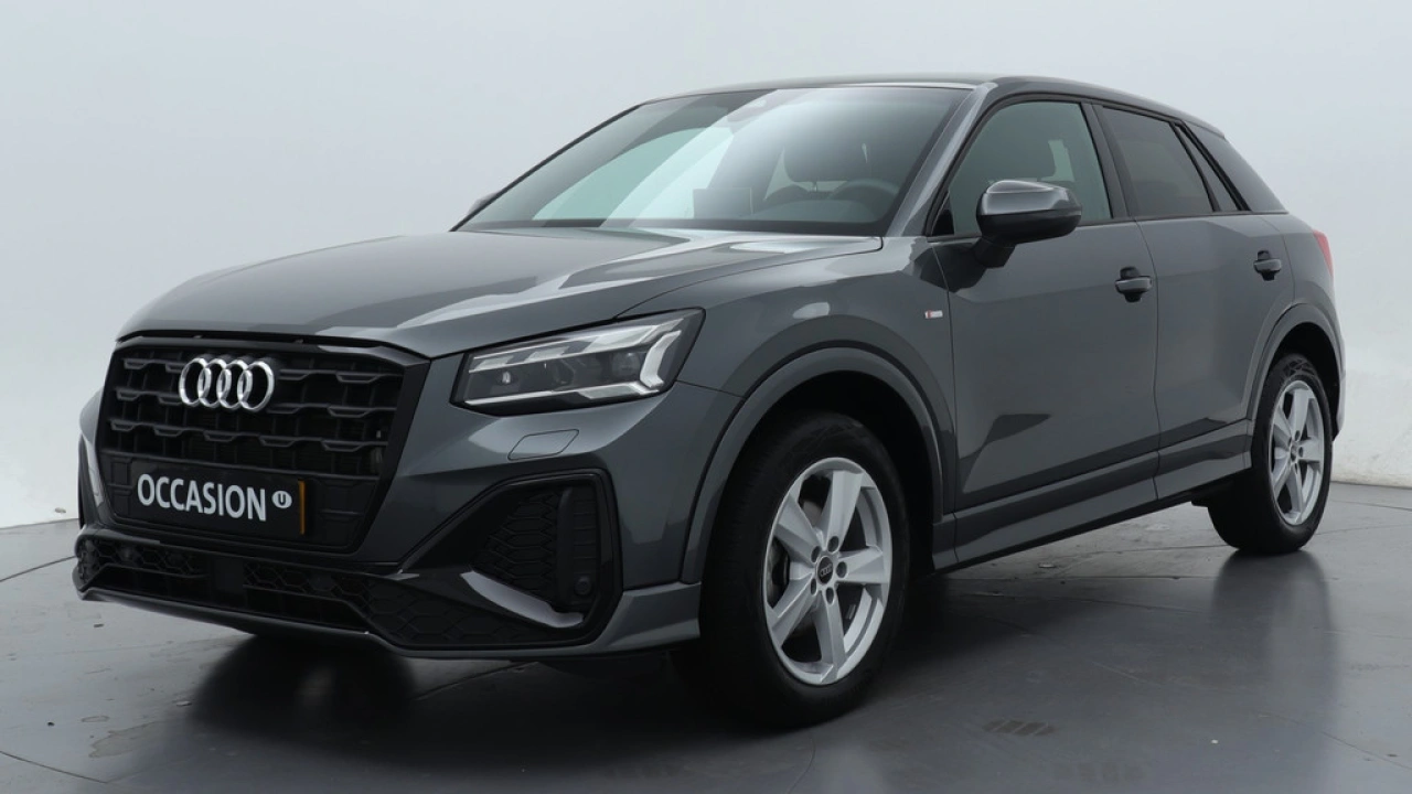 Audi Q2 35 TFSI S Edition | Stoelverwarming | Adaptive cruise | Zwart optiek |