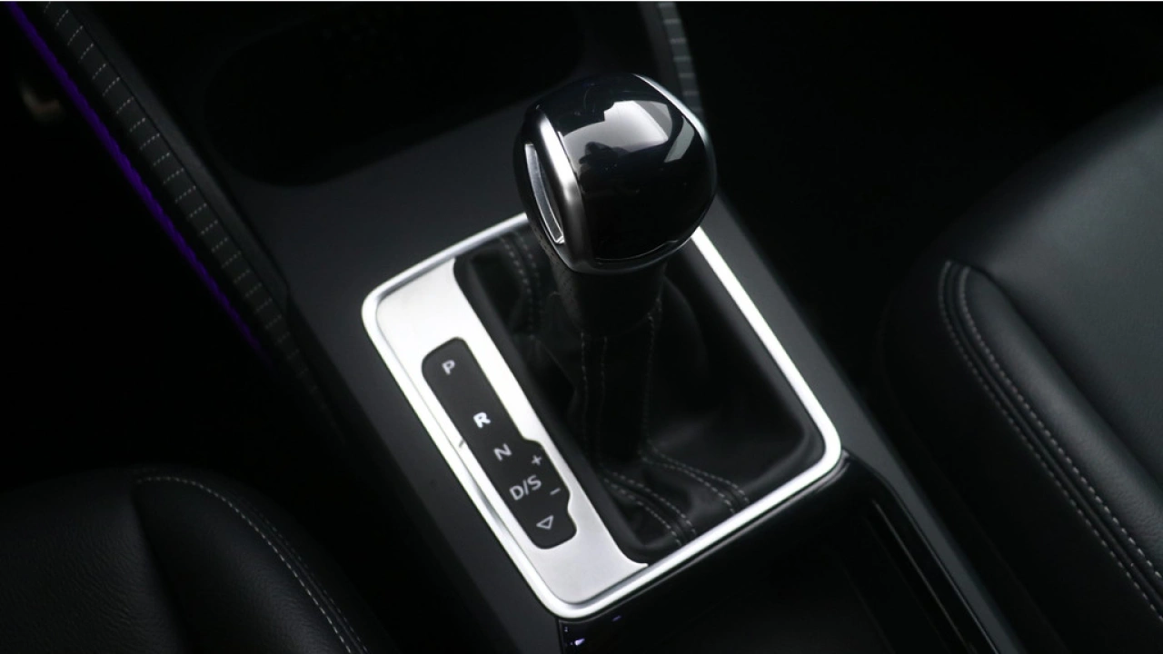 Audi Q2 35 TFSI S Edition | Stoelverwarming | Adaptive cruise | Zwart optiek |