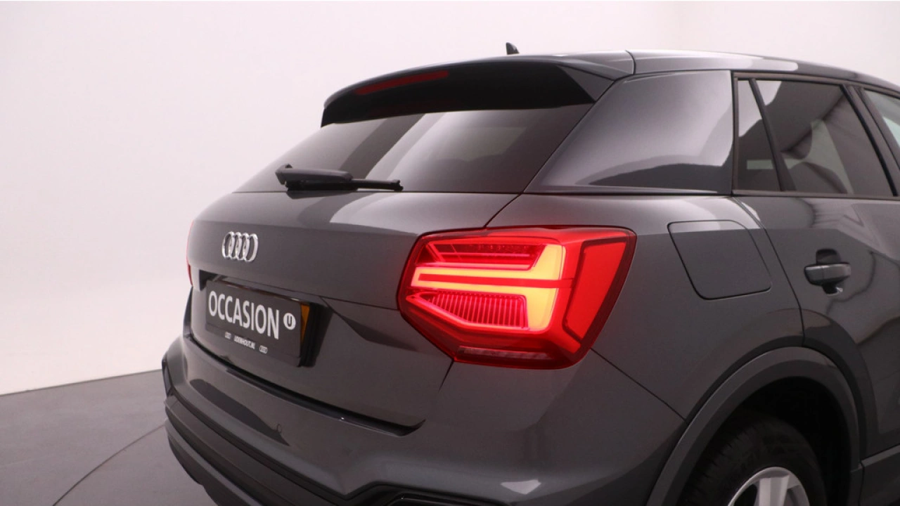 Audi Q2 35 TFSI S Edition | Stoelverwarming | Adaptive cruise | Zwart optiek |