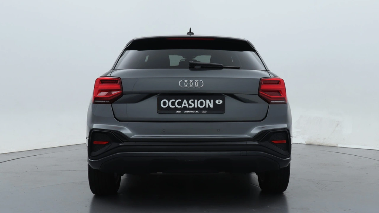 Audi Q2 35 TFSI S Edition | Stoelverwarming | Adaptive cruise | Zwart optiek |