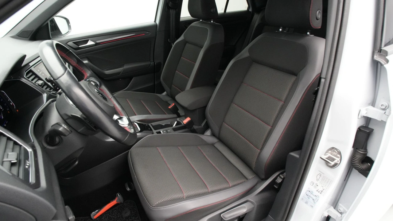 Volkswagen T-Roc 1.5 TSI 150pk DSG R-Line Business