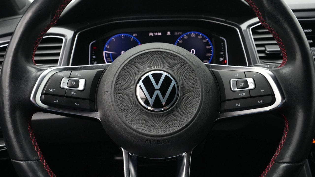 Volkswagen T-Roc 1.5 TSI 150pk DSG R-Line Business