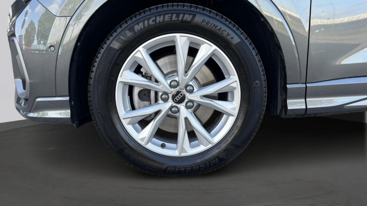 Audi Q3 45 TFSIe 245pk S Edition / Stoelverwarming / PDC V+A / Camera