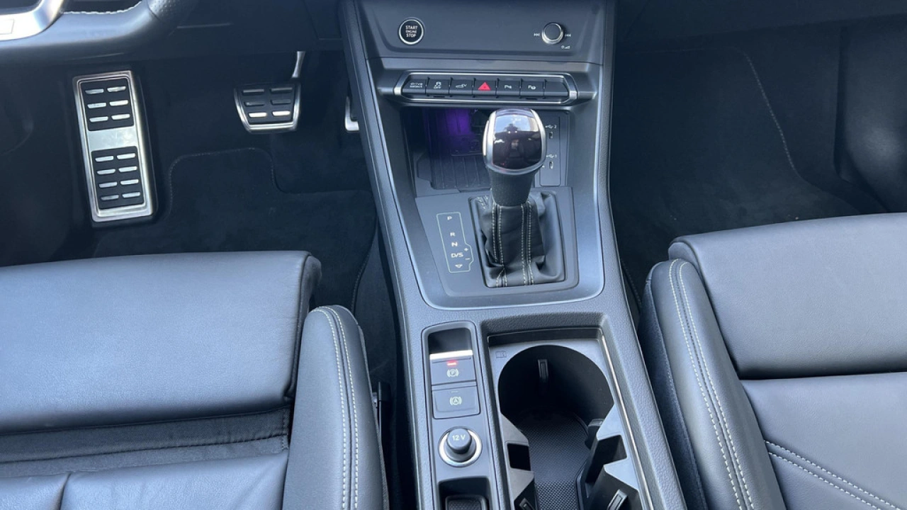Audi Q3 45 TFSIe 245pk S Edition / Stoelverwarming / PDC V+A / Camera