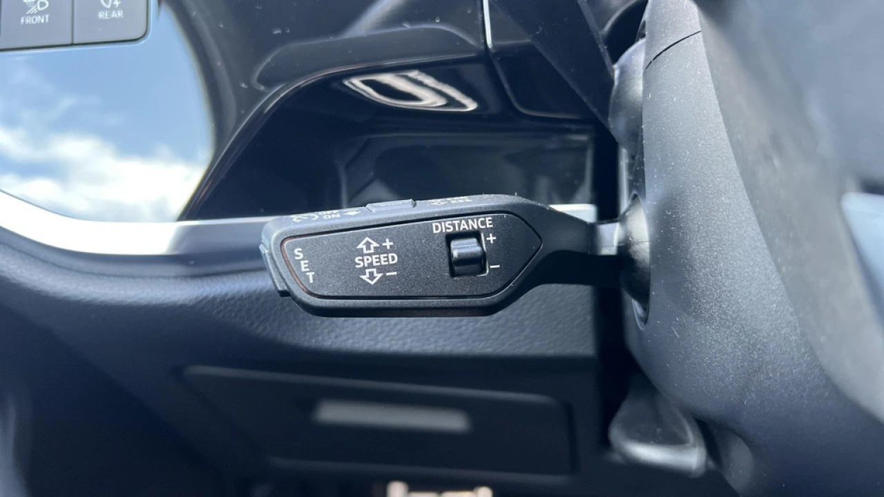 Audi Q3 45 TFSIe 245pk S Edition / Stoelverwarming / PDC V+A / Camera