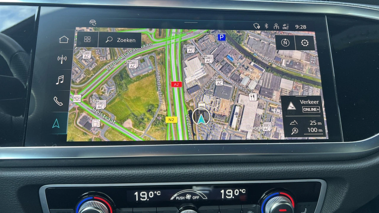 Audi Q3 45 TFSIe 245pk S Edition / Stoelverwarming / PDC V+A / Camera