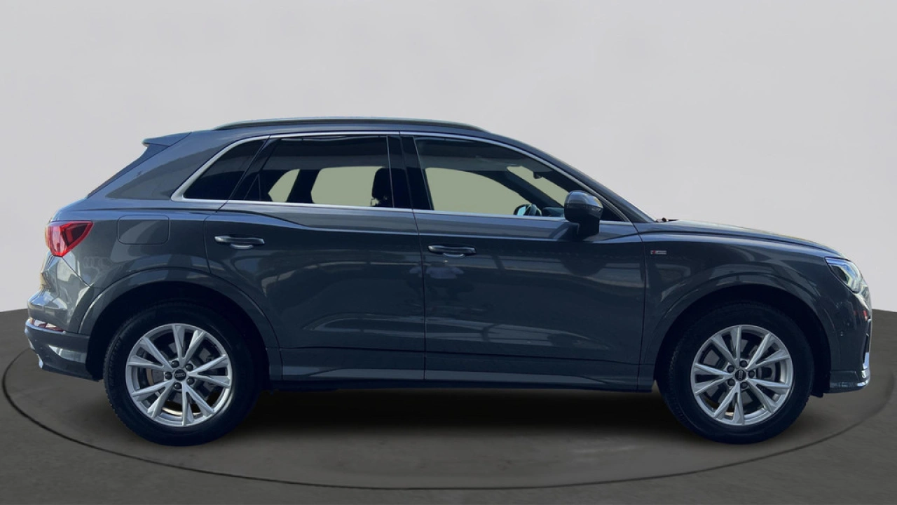 Audi Q3 45 TFSIe 245pk S Edition / Stoelverwarming / PDC V+A / Camera