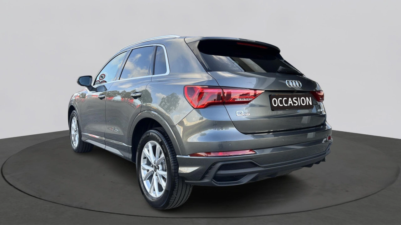 Audi Q3 45 TFSIe 245pk S Edition / Stoelverwarming / PDC V+A / Camera