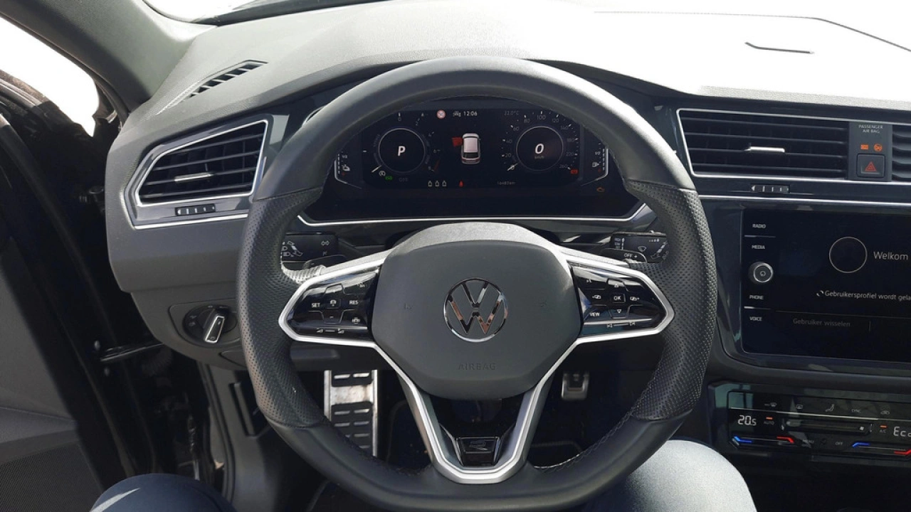 Volkswagen Tiguan 1.4 TSI eHybrid R-Line Business+ | Trekhaak | Camera | Panoramadak