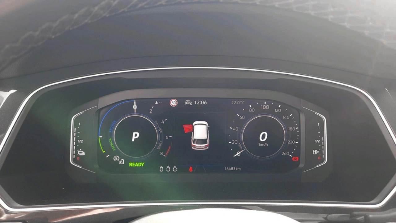 Volkswagen Tiguan 1.4 TSI eHybrid R-Line Business+ | Trekhaak | Camera | Panoramadak