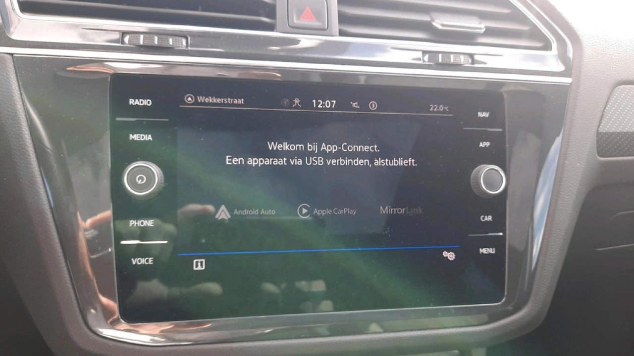 Volkswagen Tiguan 1.4 TSI eHybrid R-Line Business+ | Trekhaak | Camera | Panoramadak