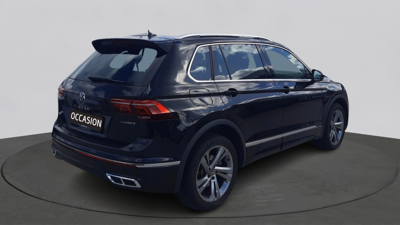Volkswagen Tiguan 1.4 TSI eHybrid R-Line Business+ | Trekhaak | Camera | Panoramadak