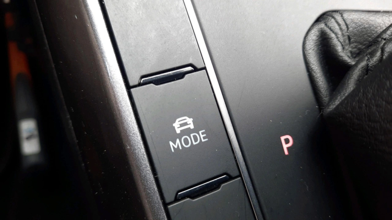 Volkswagen Polo 1.0 TSI Automaat | Highline Executive | Navi | Camera | 16
