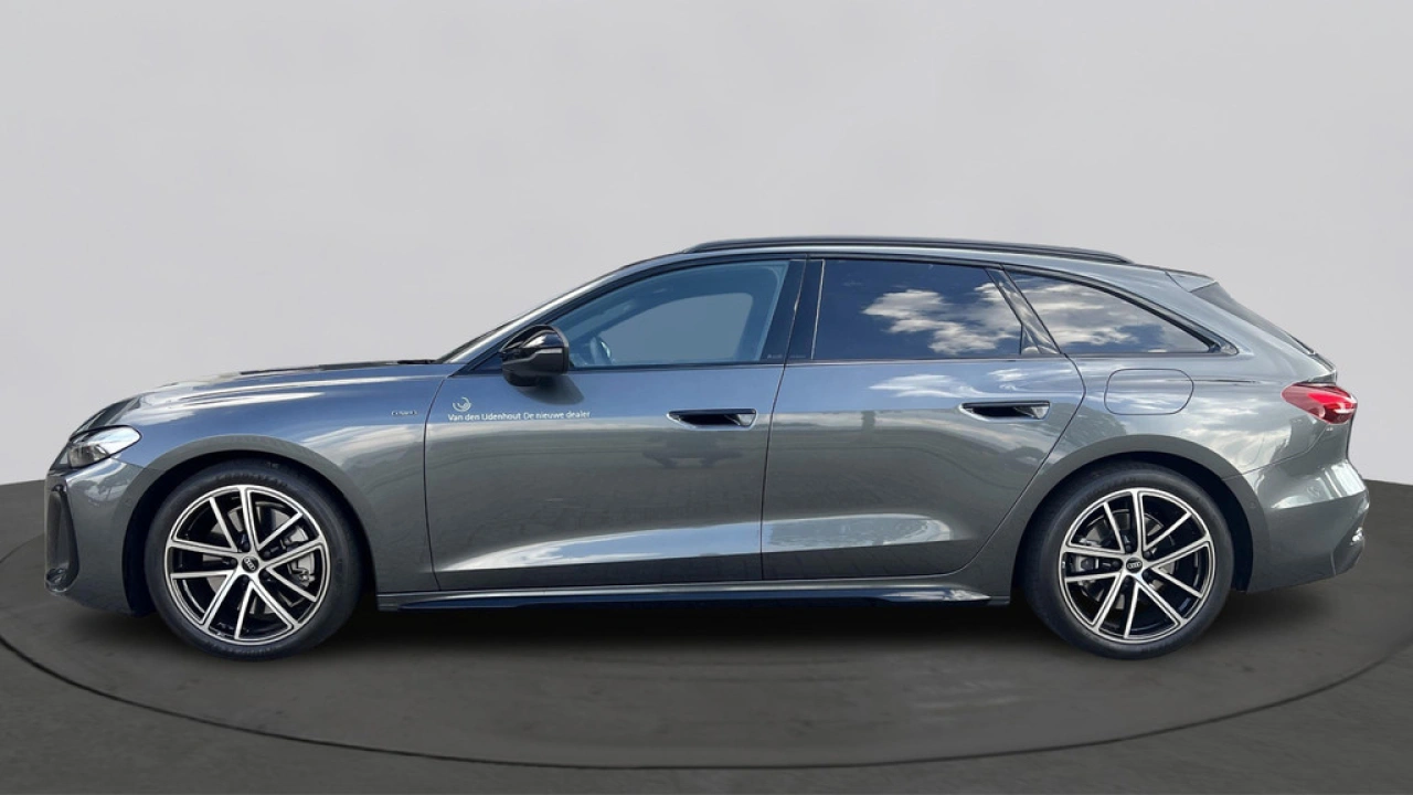Audi A5 Avant 2.0 e-hybrid 299Pk Quattro S Edition / Panorama-glas dak / Trekhaak