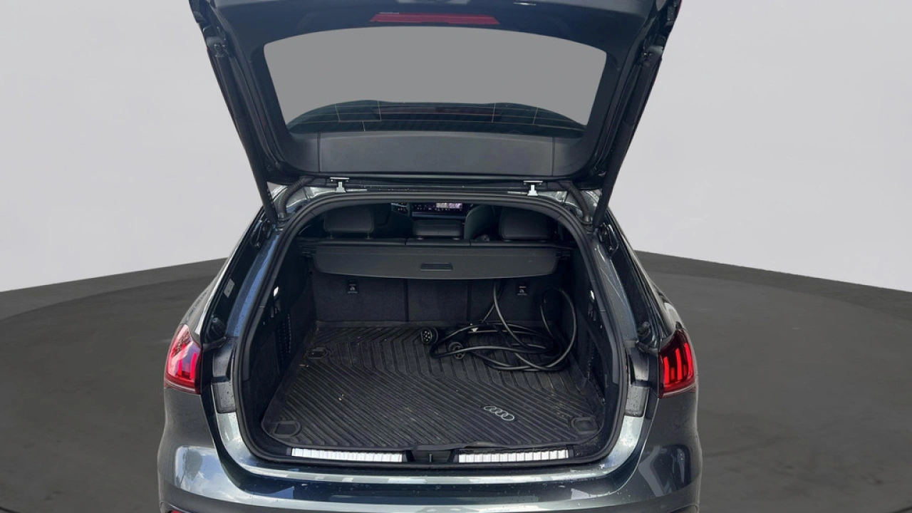 Audi A5 Avant 2.0 e-hybrid 299Pk Quattro S Edition / Panorama-glas dak / Trekhaak