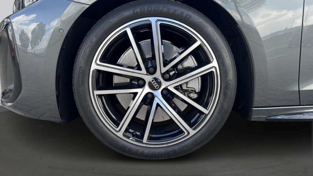 Audi A5 Avant 2.0 e-hybrid 299Pk Quattro S Edition / Panorama-glas dak / Trekhaak