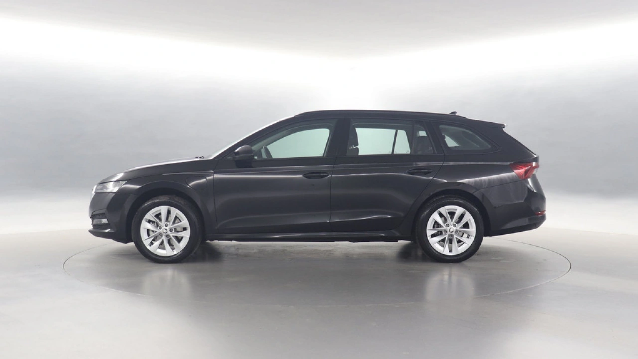 Škoda Octavia Combi 1.4 TSI iV PHEV Business Edition DSG