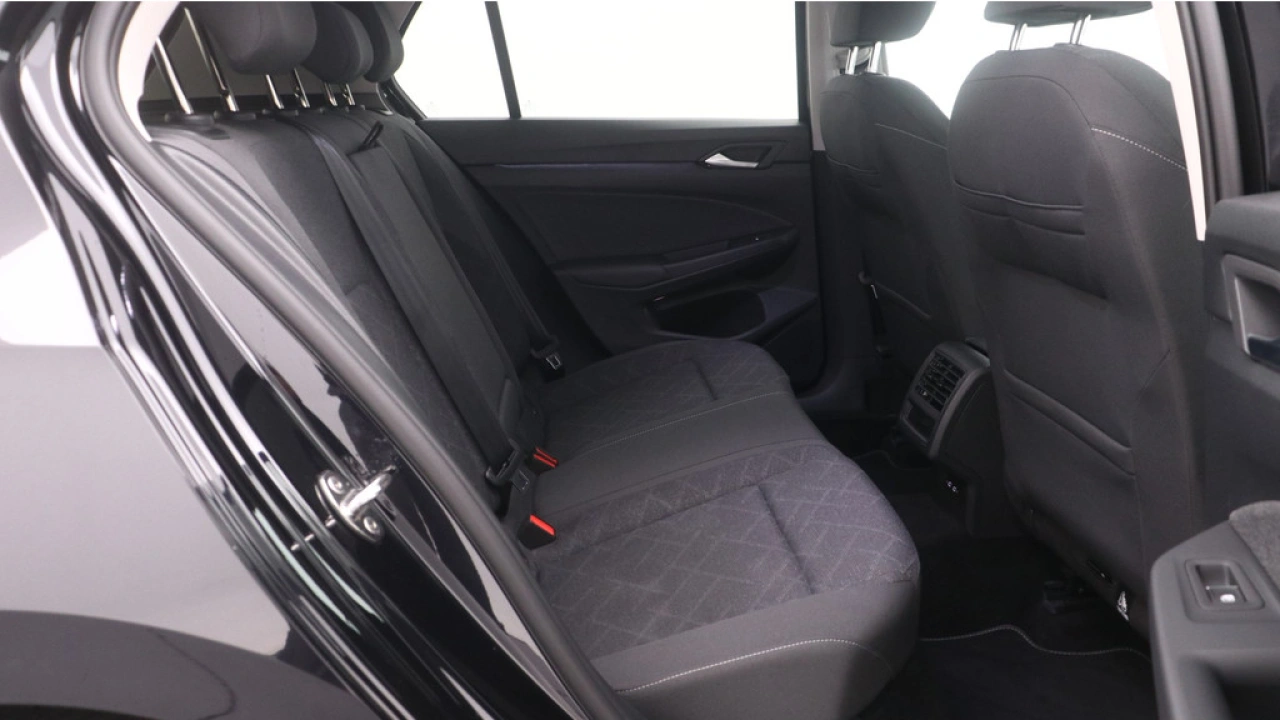 Volkswagen Golf 1.0 TSI 110pk Life Navigatie Camera