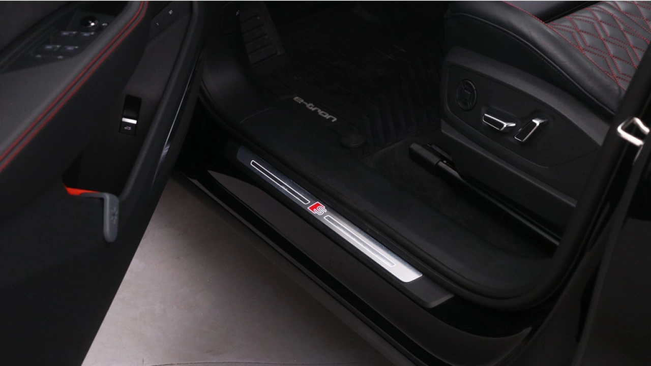 Audi Q8 e-tron 55 quattro S Edition 115 kWh | Panoramadak | 22