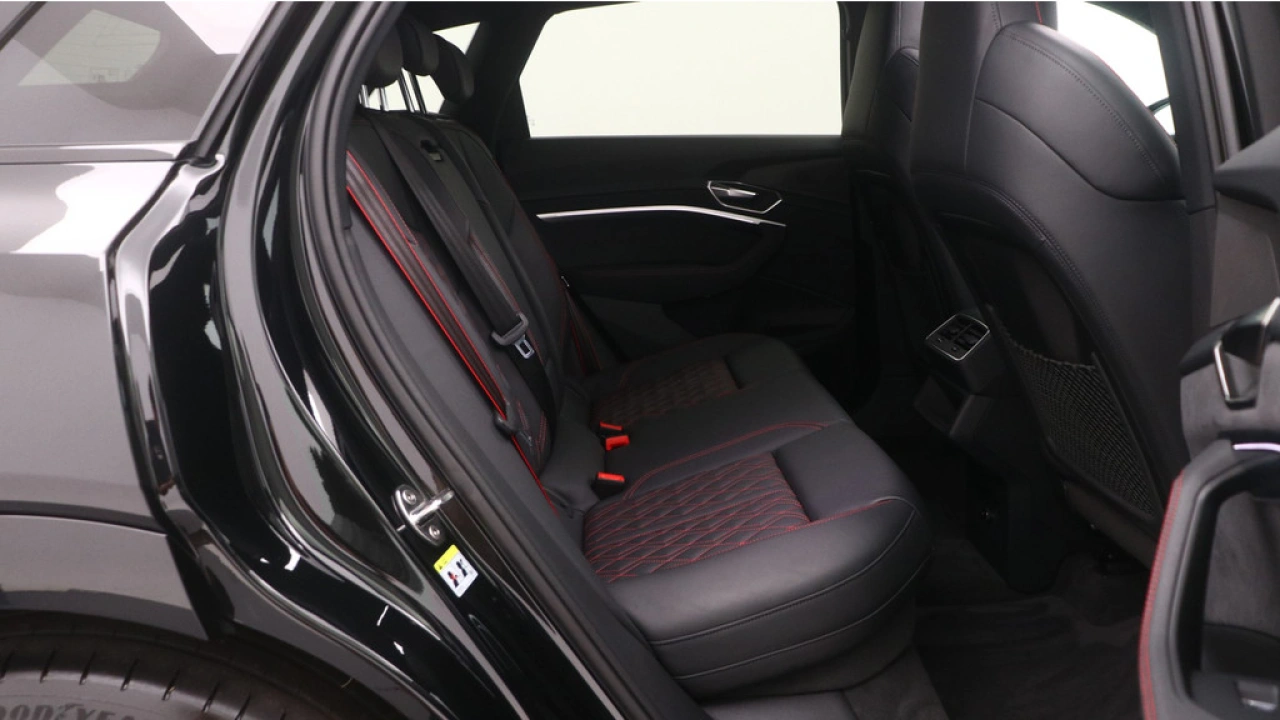 Audi Q8 e-tron 55 quattro S Edition 115 kWh | Panoramadak | 22