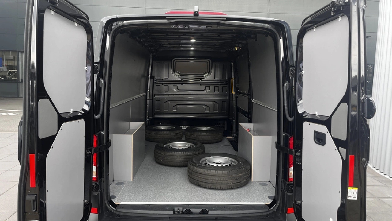 VW Bedrijfswagens Crafter GP L3H2 2.0 TDI 140pk 3.5T FWD Trendline