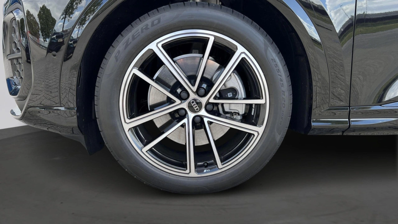 Audi Q5 2.0 TFSI e-hybrid 299pk Quattro S Edition / Luchtvering / Tech plus / Panodak