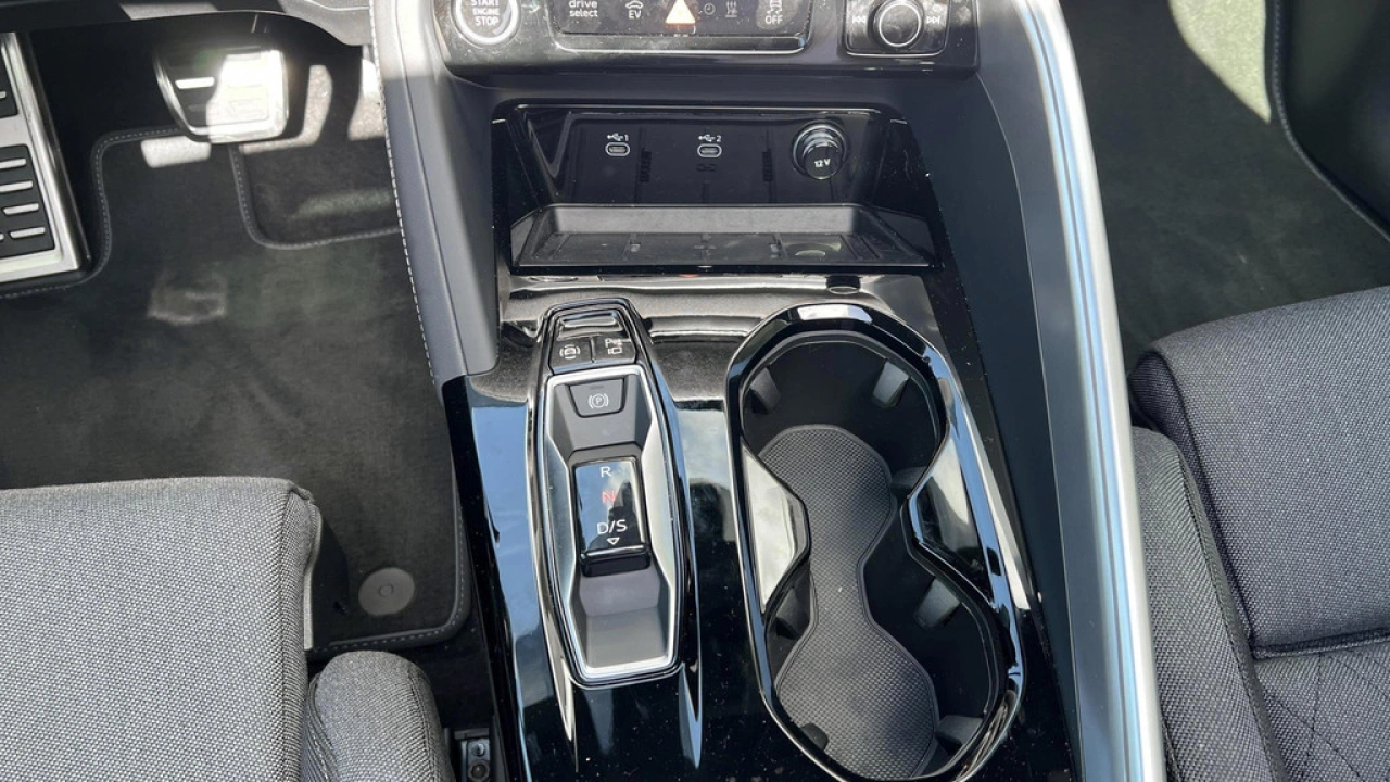 Audi Q5 2.0 TFSI e-hybrid 299pk Quattro S Edition / Luchtvering / Tech plus / Panodak