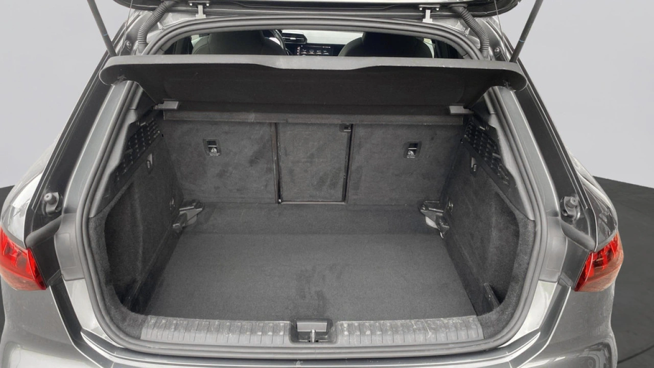 Audi A3 Sportback 35 TFSI 150pk Automaat S edition / Panoramadak / Matrix LED / Sfeerverlichting