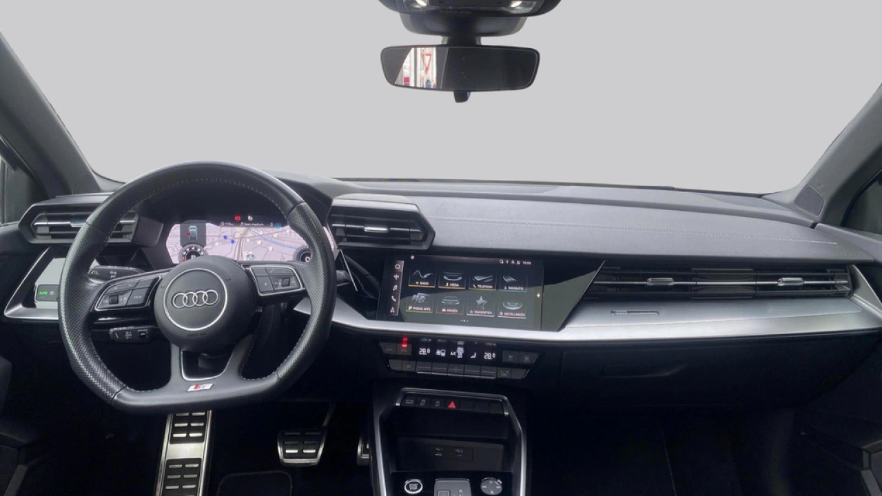 Audi A3 Sportback 35 TFSI 150pk Automaat S edition / Panoramadak / Matrix LED / Sfeerverlichting