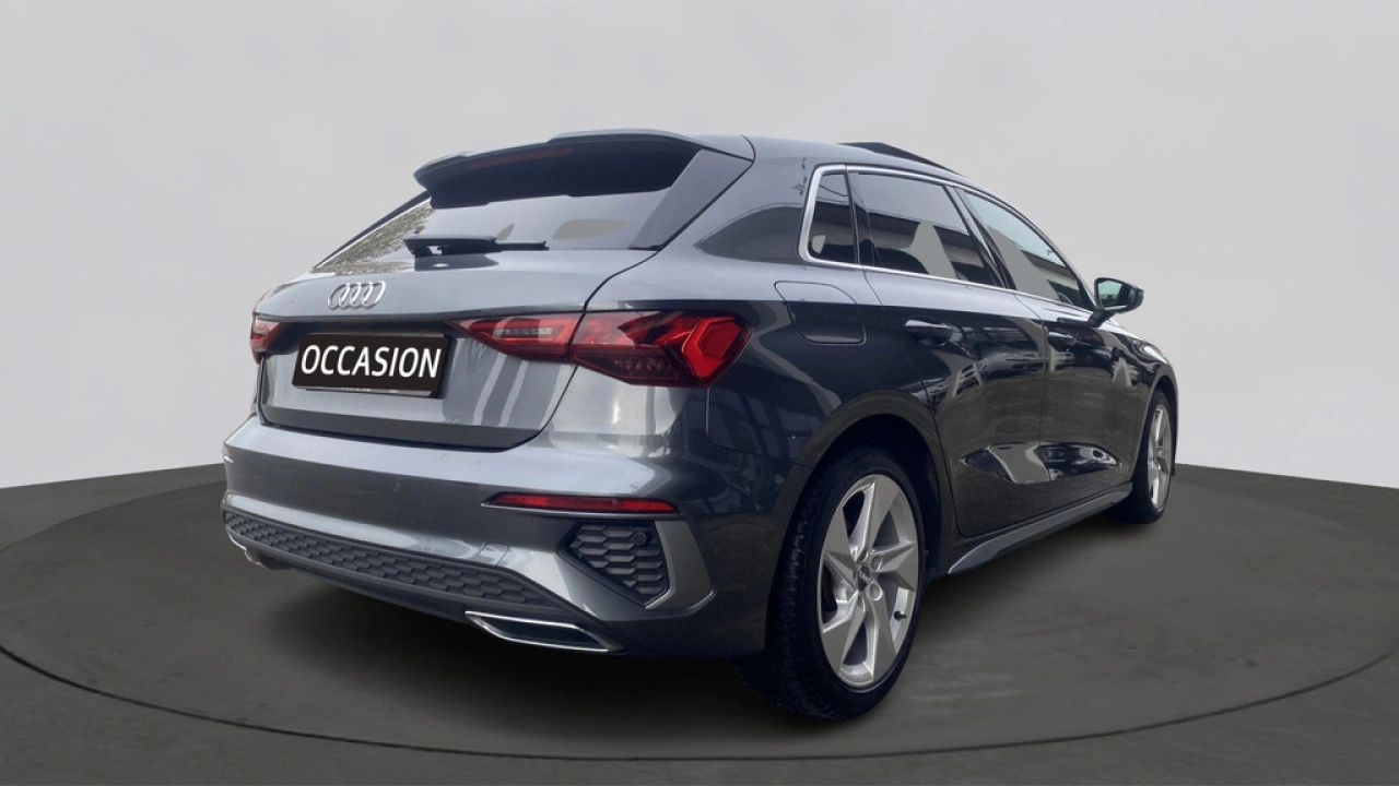 Audi A3 Sportback 35 TFSI 150pk Automaat S edition / Panoramadak / Matrix LED / Sfeerverlichting