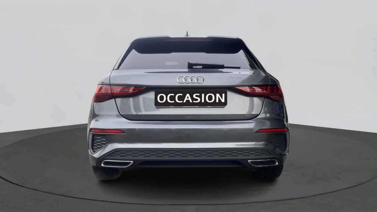 Audi A3 Sportback 35 TFSI 150pk Automaat S edition / Panoramadak / Matrix LED / Sfeerverlichting
