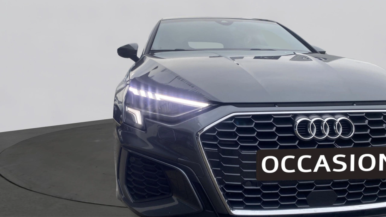 Audi A3 Sportback 35 TFSI 150pk Automaat S edition / Panoramadak / Matrix LED / Sfeerverlichting