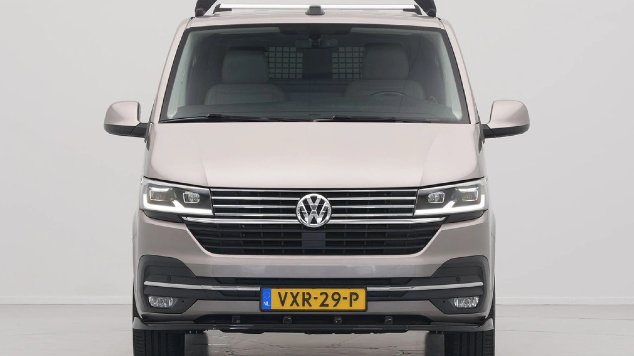 VW Bedrijfswagens Transporter 2.0 TDI 150pk DSG L2H1 28
