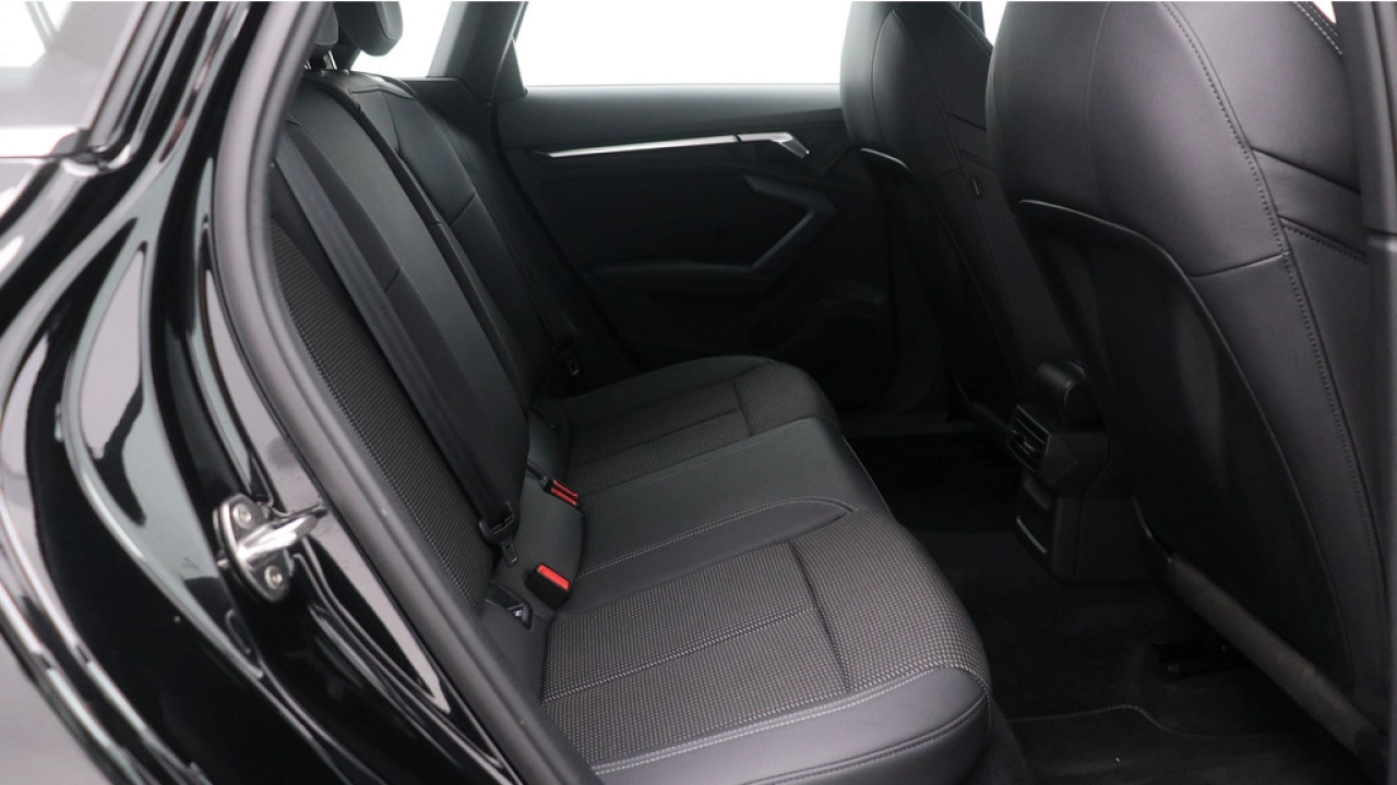 Audi A3 Sportback 30 TFSI 110Pk S Edition / Audi Sound / Hold assist / PDC Achter