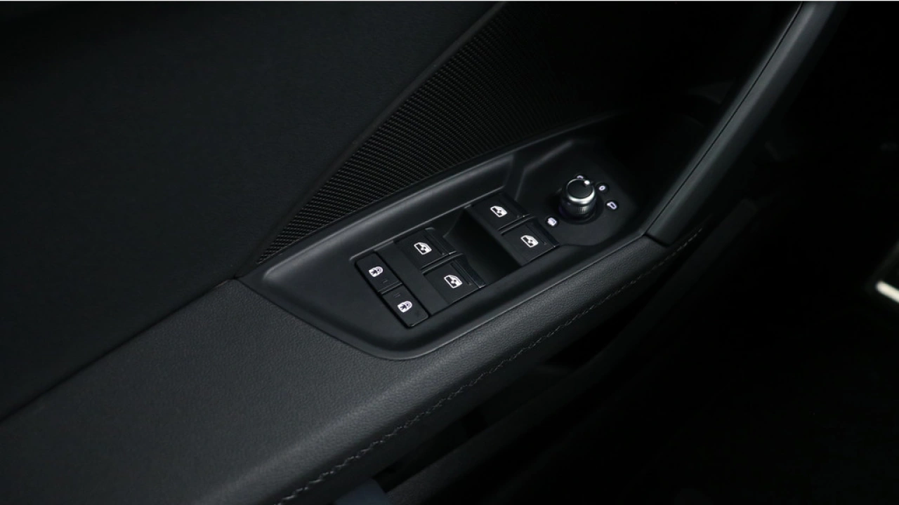 Audi A3 Sportback 30 TFSI 110Pk S Edition / Audi Sound / Hold assist / PDC Achter