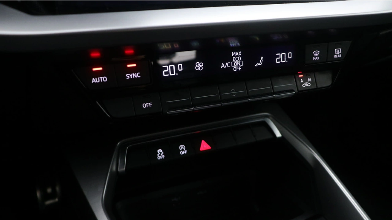 Audi A3 Sportback 30 TFSI 110Pk S Edition / Audi Sound / Hold assist / PDC Achter