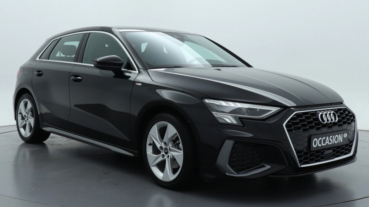 Audi A3 Sportback 30 TFSI 110Pk S Edition / Audi Sound / Hold assist / PDC Achter