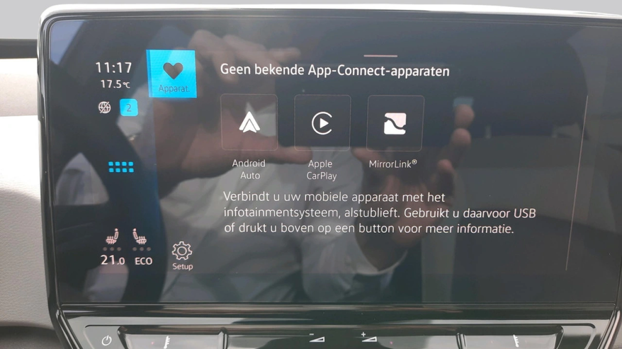 Volkswagen ID.3 First Plus 58 kWh | Camera | Verwarmbare voorstoelen | Navigatie | App connect |